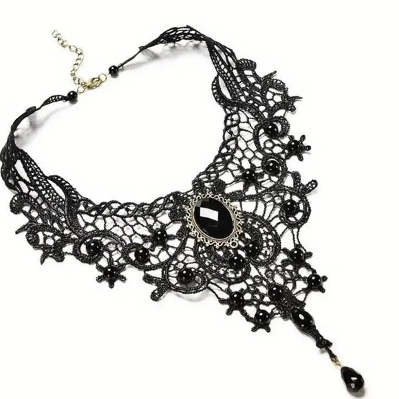 Gothic Lace Choker - Picture 5 of 10